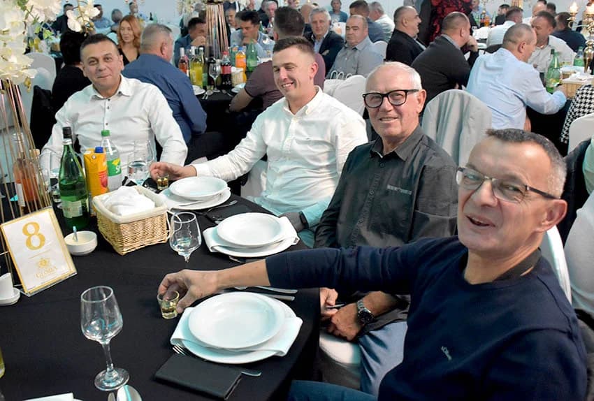40 GODINA COLORA: Goran Šutalo primio priznanje HGK, a Tomislav Zeba nagradu tvrtke za 30 godina rada, te Blanka Zeba i Marinko Topić za 35 godina
