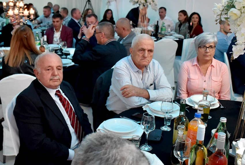 40 GODINA COLORA: Goran Šutalo primio priznanje HGK, a Tomislav Zeba nagradu tvrtke za 30 godina rada, te Blanka Zeba i Marinko Topić za 35 godina
