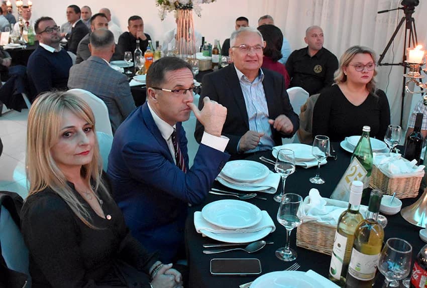 40 GODINA COLORA: Goran Šutalo primio priznanje HGK, a Tomislav Zeba nagradu tvrtke za 30 godina rada, te Blanka Zeba i Marinko Topić za 35 godina