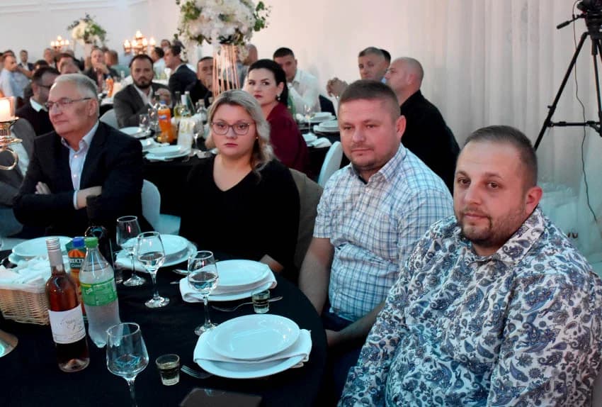 40 GODINA COLORA: Goran Šutalo primio priznanje HGK, a Tomislav Zeba nagradu tvrtke za 30 godina rada, te Blanka Zeba i Marinko Topić za 35 godina