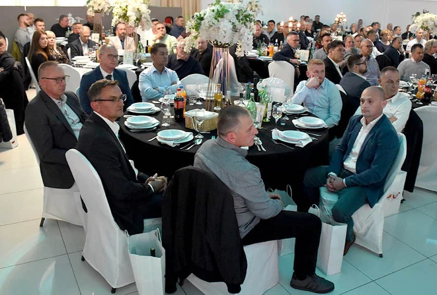 40 GODINA COLORA: Goran Šutalo primio priznanje HGK, a Tomislav Zeba nagradu tvrtke za 30 godina rada, te Blanka Zeba i Marinko Topić za 35 godina