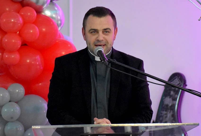 40 GODINA COLORA: Goran Šutalo primio priznanje HGK, a Tomislav Zeba nagradu tvrtke za 30 godina rada, te Blanka Zeba i Marinko Topić za 35 godina