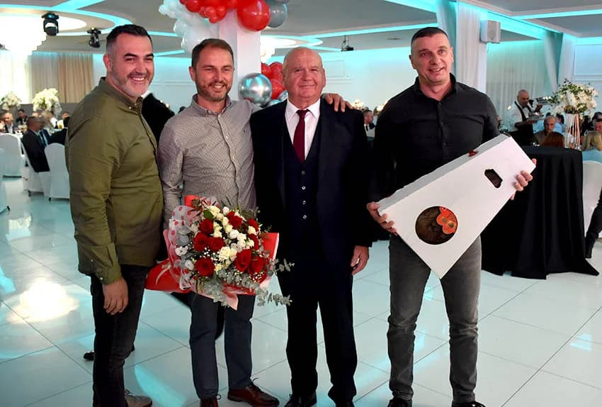 40 GODINA COLORA: Goran Šutalo primio priznanje HGK, a Tomislav Zeba nagradu tvrtke za 30 godina rada, te Blanka Zeba i Marinko Topić za 35 godina