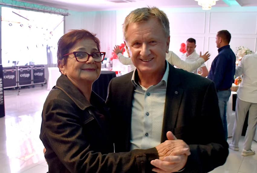 40 GODINA COLORA: Goran Šutalo primio priznanje HGK, a Tomislav Zeba nagradu tvrtke za 30 godina rada, te Blanka Zeba i Marinko Topić za 35 godina