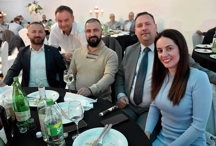 40 GODINA COLORA: Goran Šutalo primio priznanje HGK, a Tomislav Zeba nagradu tvrtke za 30 godina rada, te Blanka Zeba i Marinko Topić za 35 godina