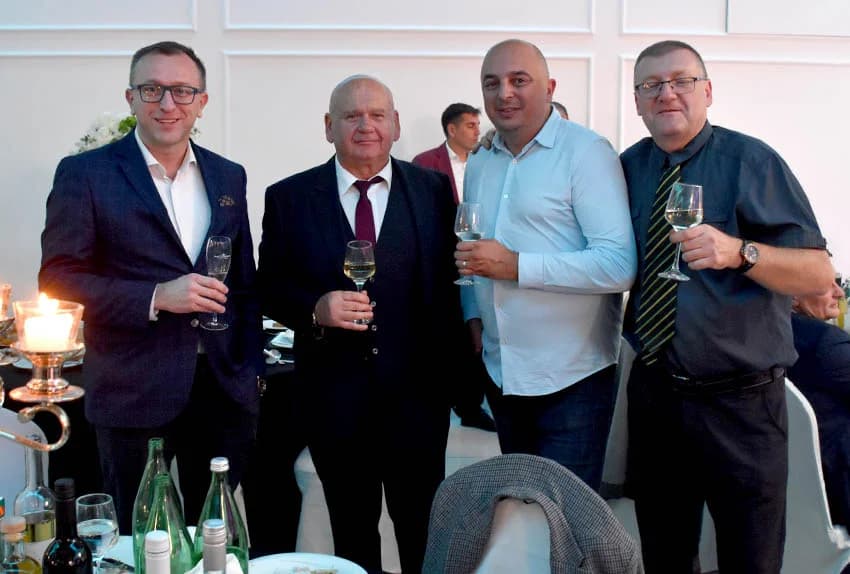40 GODINA COLORA: Goran Šutalo primio priznanje HGK, a Tomislav Zeba nagradu tvrtke za 30 godina rada, te Blanka Zeba i Marinko Topić za 35 godina