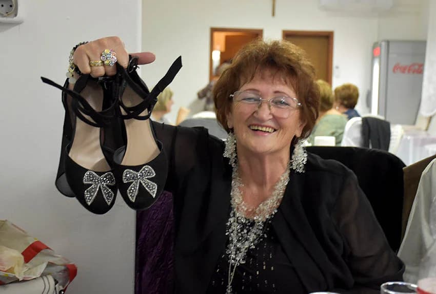 KAPTOLAČKA UMIROVLJENICA VESNA KARAS NE MIRUJE: Njene ukrasne ruže rado se nose