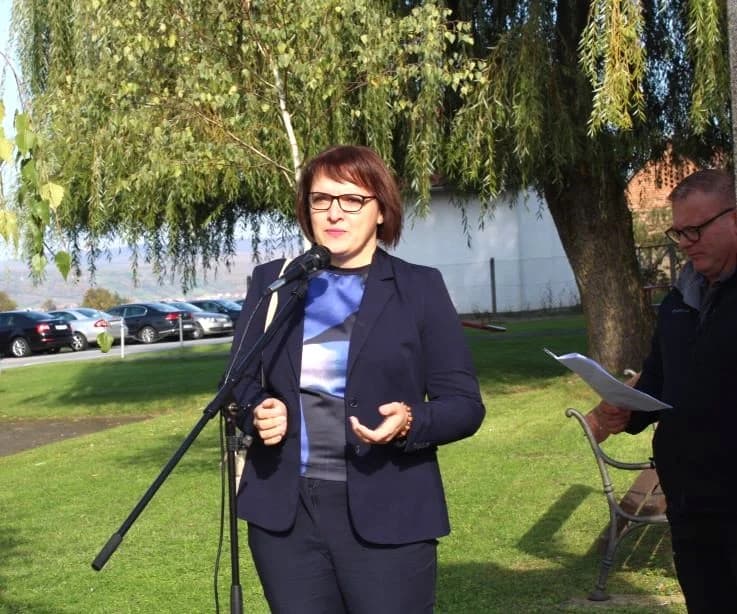 ZNAK TRAJNOG SJEĆANJA I ZAHVALNOSTI: U Zagrađu otkrivena spomen-ploča poginulim braniteljima Ivici Luciću i Ivici Uremoviću