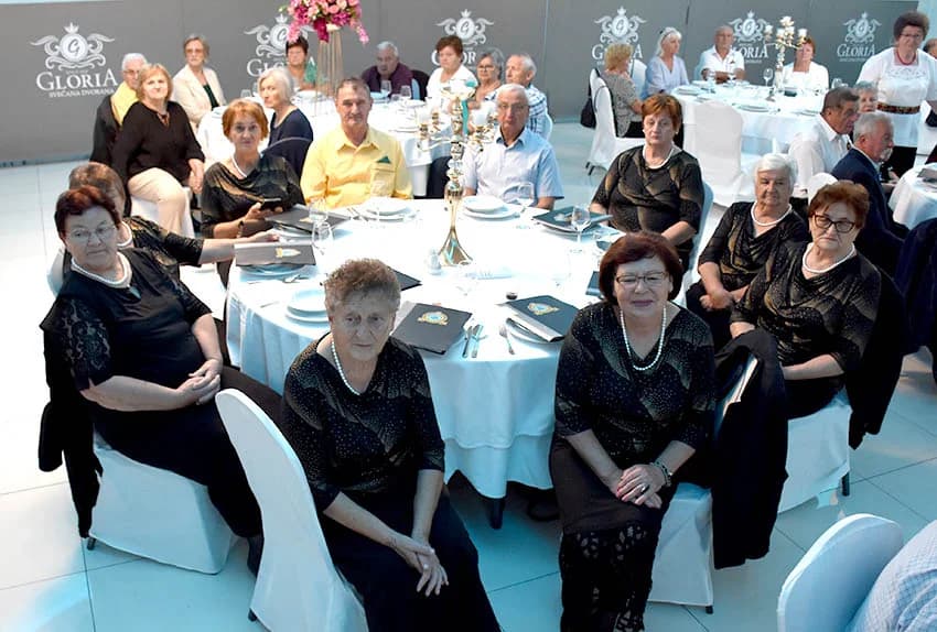 GLAZBENI SUSRETI MATICE UMIROVLJENIKA POŽEŠKE ŽUPANIJE: Orila se pjesma više od stotinu sudionika [ FOTOGALERIJA]
