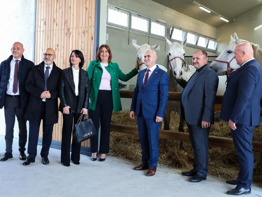 Naša draga županica Antonija Jozić bila nazočila otvorenju nove državne ergele u Lipiku: S njom rame uz rame i DP-ov ministar poljoprivrede Josip Dabro
