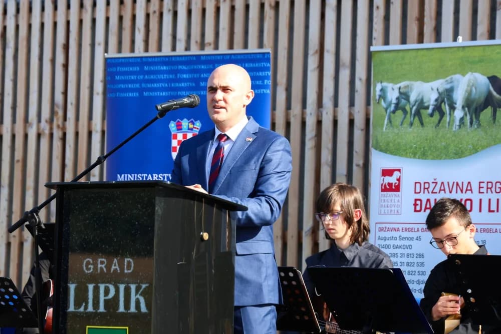 Naša draga županica Antonija Jozić bila nazočila otvorenju nove državne ergele u Lipiku: S njom rame uz rame i DP-ov ministar poljoprivrede Josip Dabro