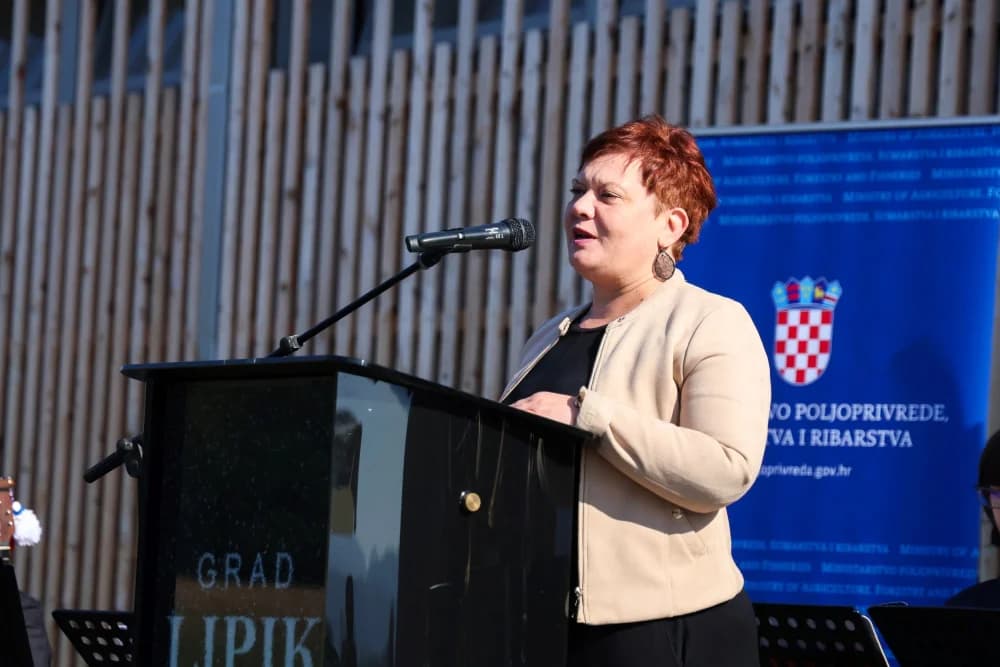 Naša draga županica Antonija Jozić bila nazočila otvorenju nove državne ergele u Lipiku: S njom rame uz rame i DP-ov ministar poljoprivrede Josip Dabro