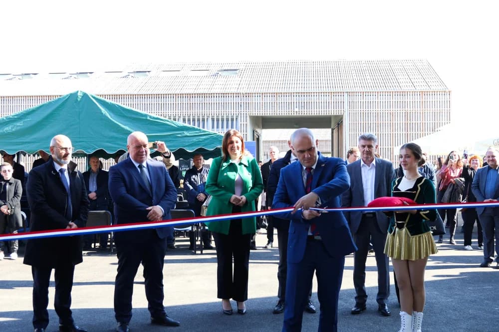Naša draga županica Antonija Jozić bila nazočila otvorenju nove državne ergele u Lipiku: S njom rame uz rame i DP-ov ministar poljoprivrede Josip Dabro