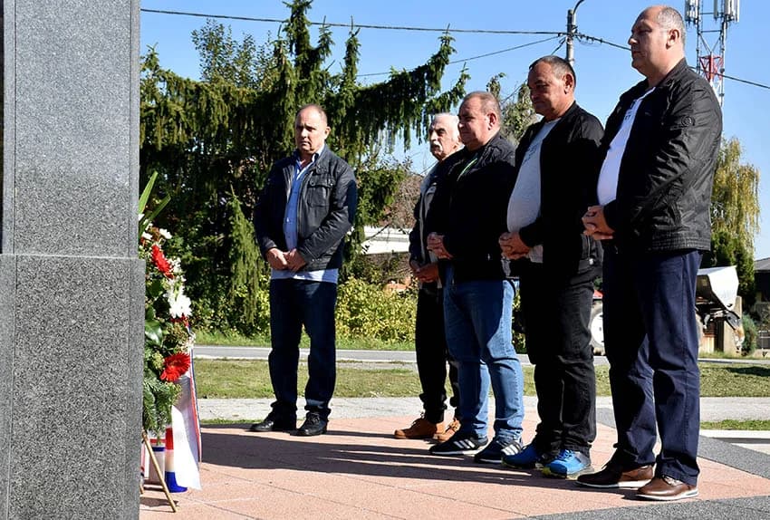 Polaganjem vijenaca i svetom misom obilježen Dan branitelja brestovačkog kraja
