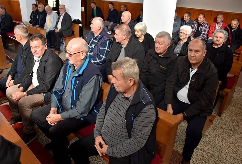 Polaganjem vijenaca i svetom misom obilježen Dan branitelja brestovačkog kraja