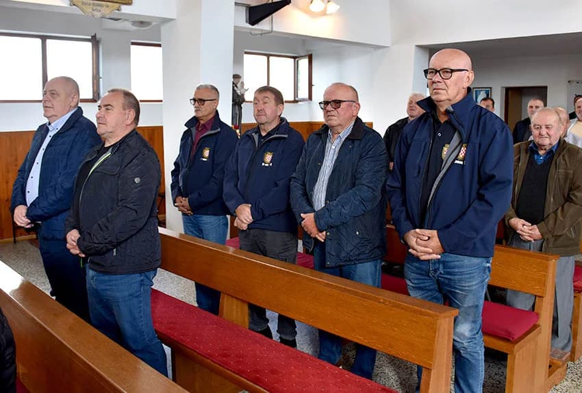 Polaganjem vijenaca i svetom misom obilježen Dan branitelja brestovačkog kraja