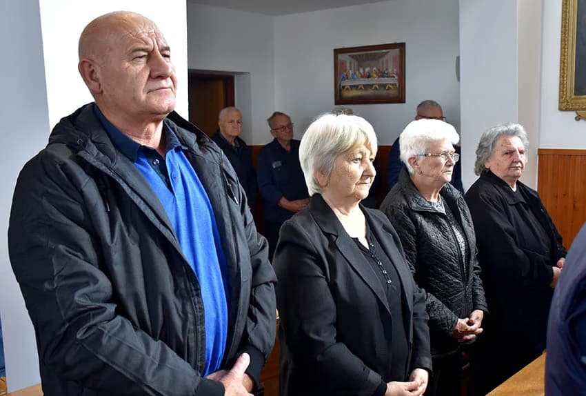 Polaganjem vijenaca i svetom misom obilježen Dan branitelja brestovačkog kraja