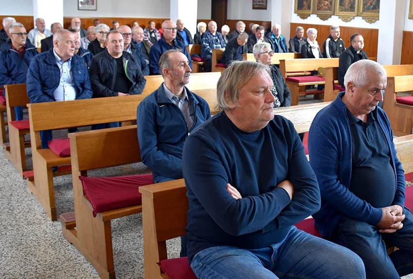 Polaganjem vijenaca i svetom misom obilježen Dan branitelja brestovačkog kraja