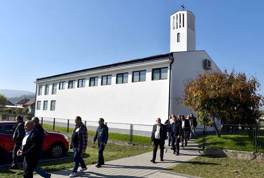 Polaganjem vijenaca i svetom misom obilježen Dan branitelja brestovačkog kraja
