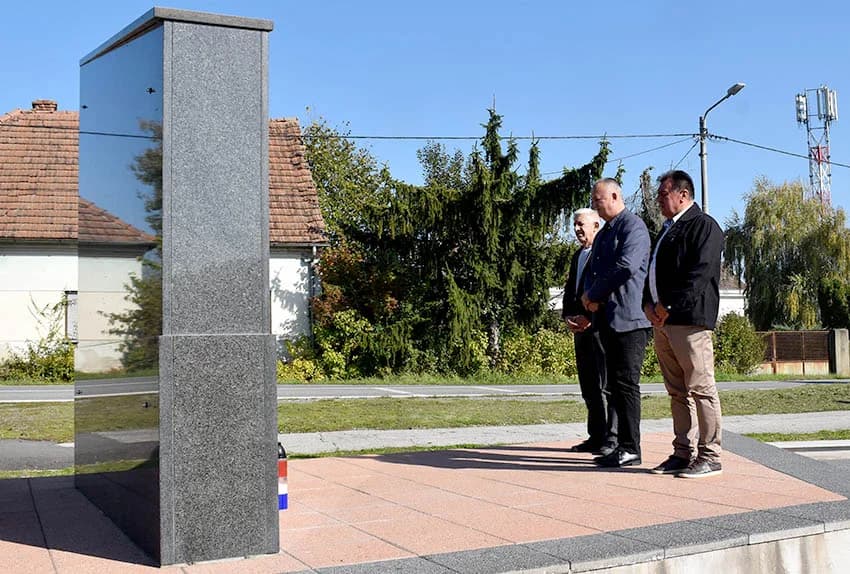 Polaganjem vijenaca i svetom misom obilježen Dan branitelja brestovačkog kraja