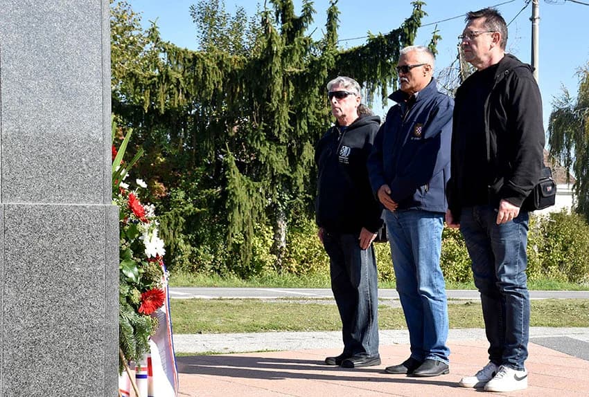 Polaganjem vijenaca i svetom misom obilježen Dan branitelja brestovačkog kraja
