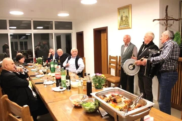 VINARIJA MARKOTA: Glazbeno-poetska večer s Blankom Došen i „Šljivovom granom“