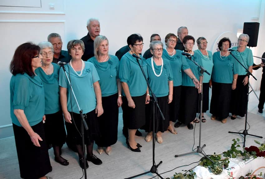 GLAZBENI SUSRETI MATICE UMIROVLJENIKA POŽEŠKE ŽUPANIJE: Orila se pjesma više od stotinu sudionika [ FOTOGALERIJA]