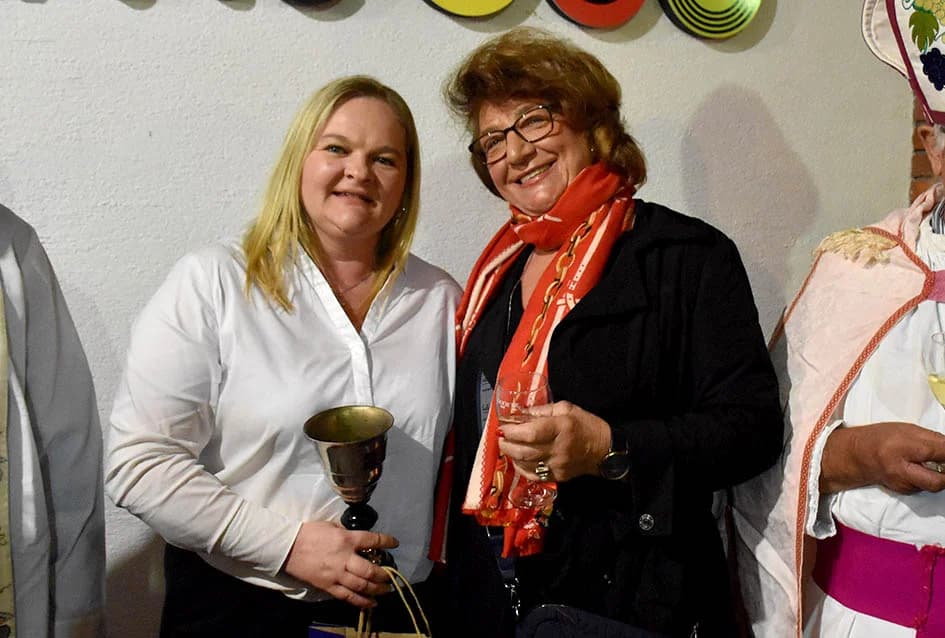 POČEO MARTINJSKI POHOD VINSKOG KARDINALA VLADE BAUERA: Mara Bek, vinska kuma obitelji Pavić iz Vetova