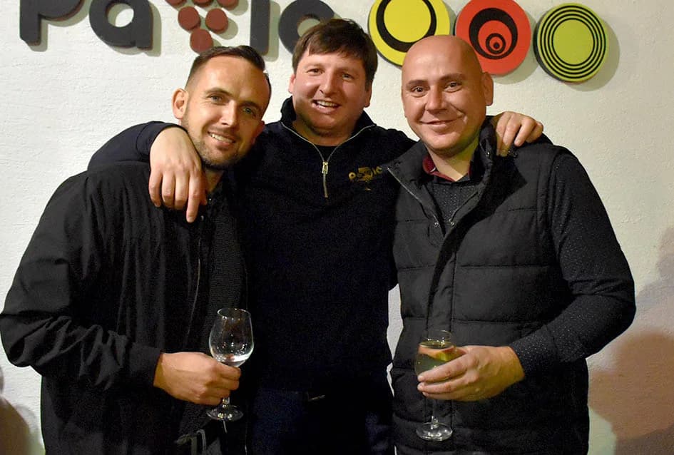 POČEO MARTINJSKI POHOD VINSKOG KARDINALA VLADE BAUERA: Mara Bek, vinska kuma obitelji Pavić iz Vetova
