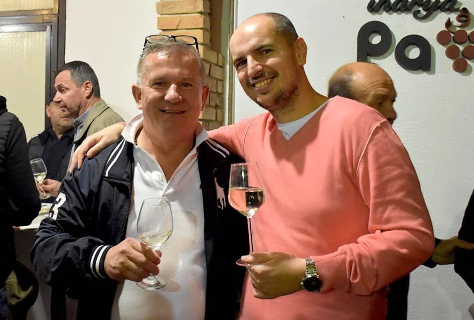 POČEO MARTINJSKI POHOD VINSKOG KARDINALA VLADE BAUERA: Mara Bek, vinska kuma obitelji Pavić iz Vetova