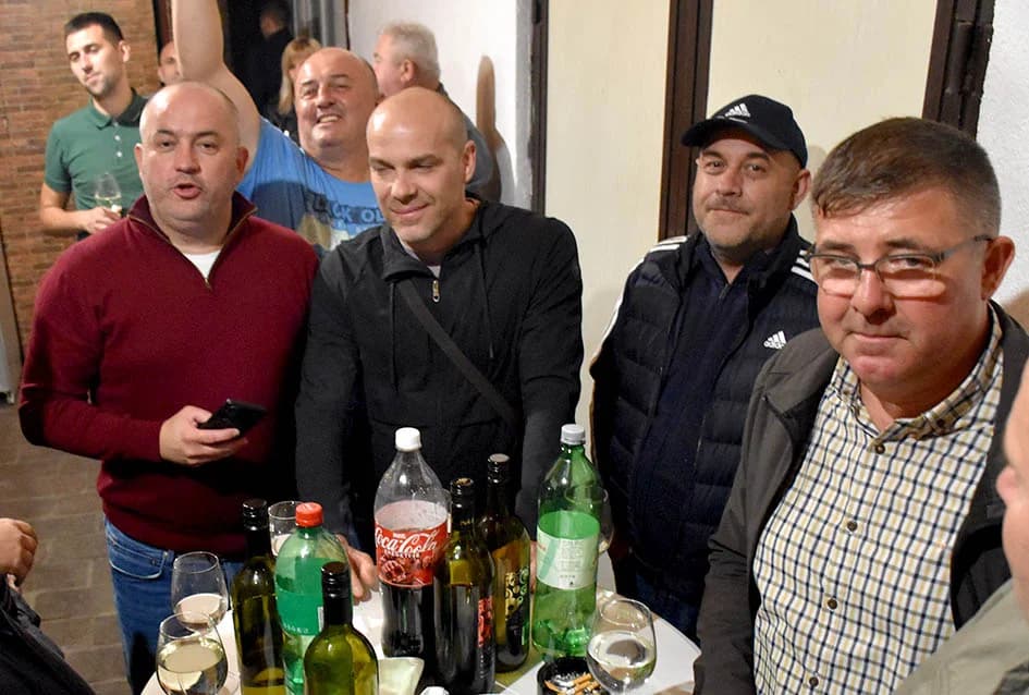 POČEO MARTINJSKI POHOD VINSKOG KARDINALA VLADE BAUERA: Mara Bek, vinska kuma obitelji Pavić iz Vetova