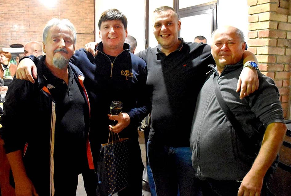 POČEO MARTINJSKI POHOD VINSKOG KARDINALA VLADE BAUERA: Mara Bek, vinska kuma obitelji Pavić iz Vetova