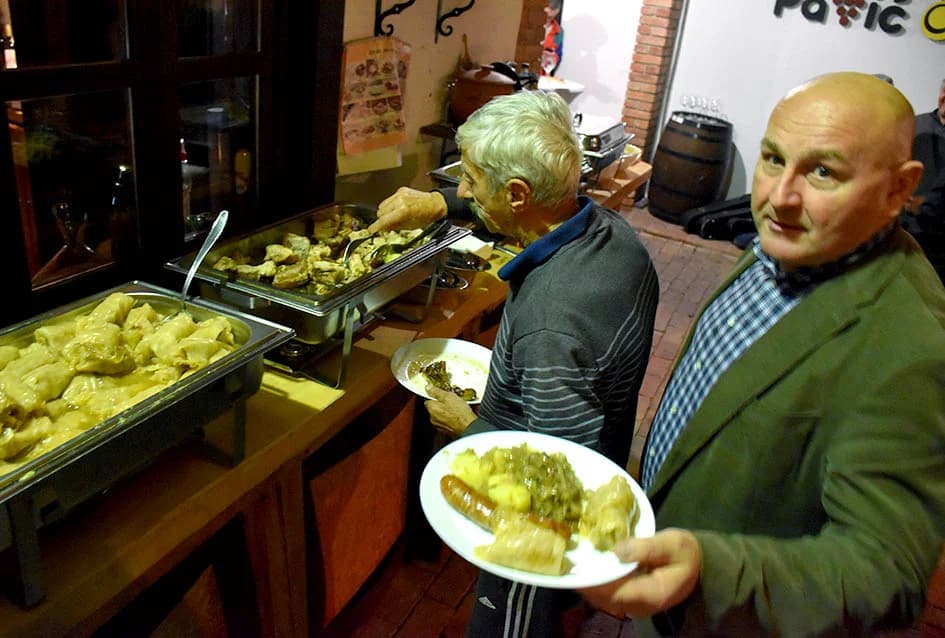 POČEO MARTINJSKI POHOD VINSKOG KARDINALA VLADE BAUERA: Mara Bek, vinska kuma obitelji Pavić iz Vetova
