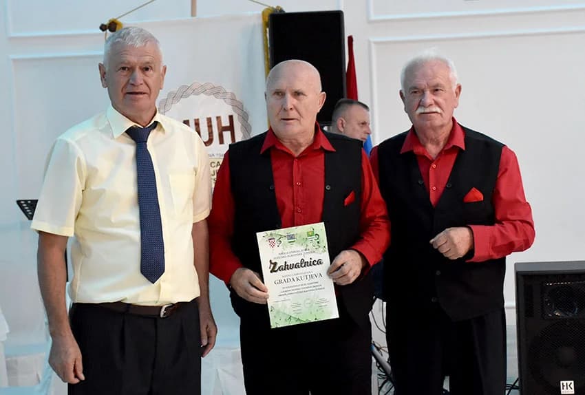 GLAZBENI SUSRETI MATICE UMIROVLJENIKA POŽEŠKE ŽUPANIJE: Orila se pjesma više od stotinu sudionika [ FOTOGALERIJA]