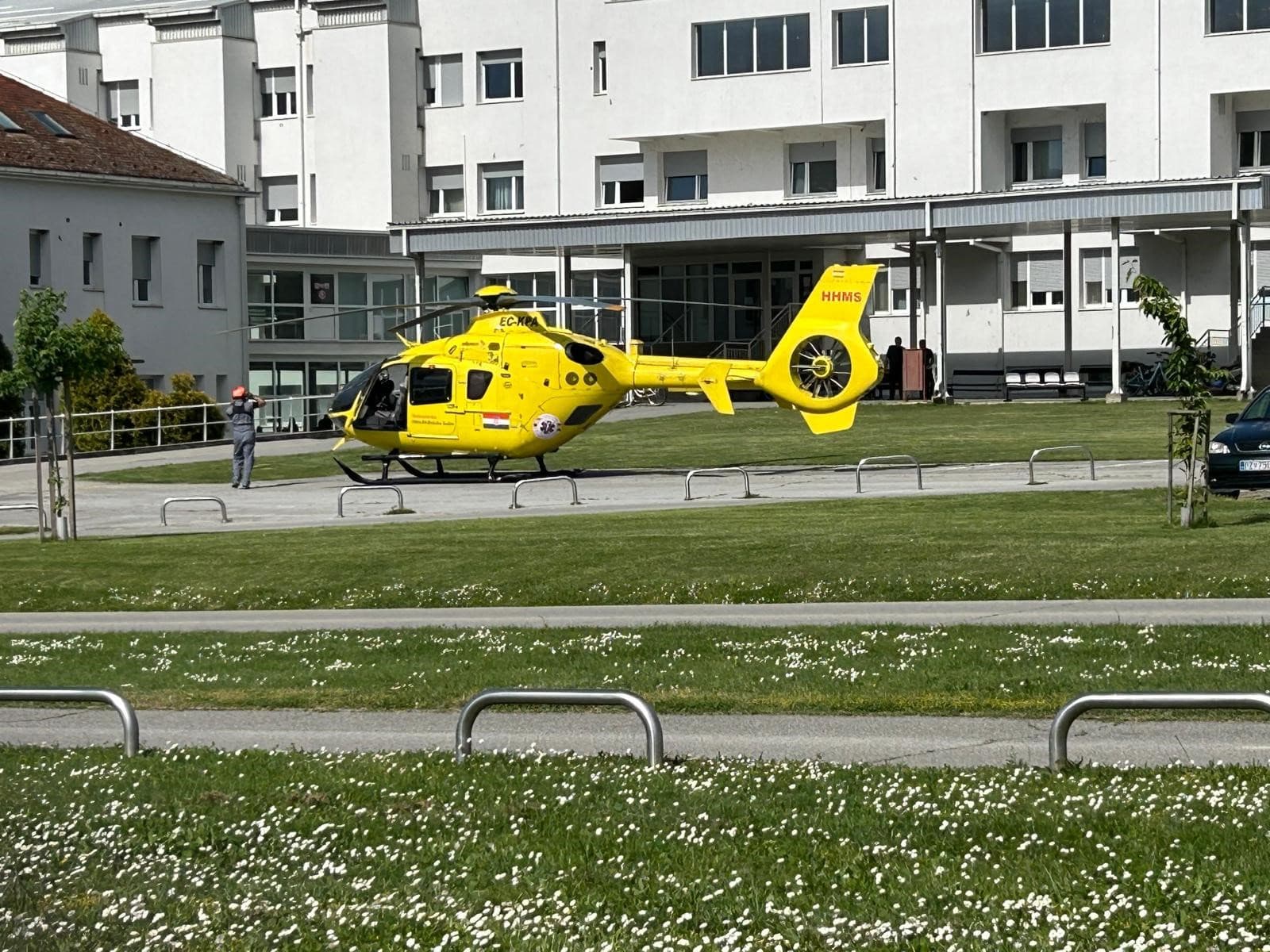 Teško ozlijeđena vozačica helikopterom prevezena iz Požege u Osijek