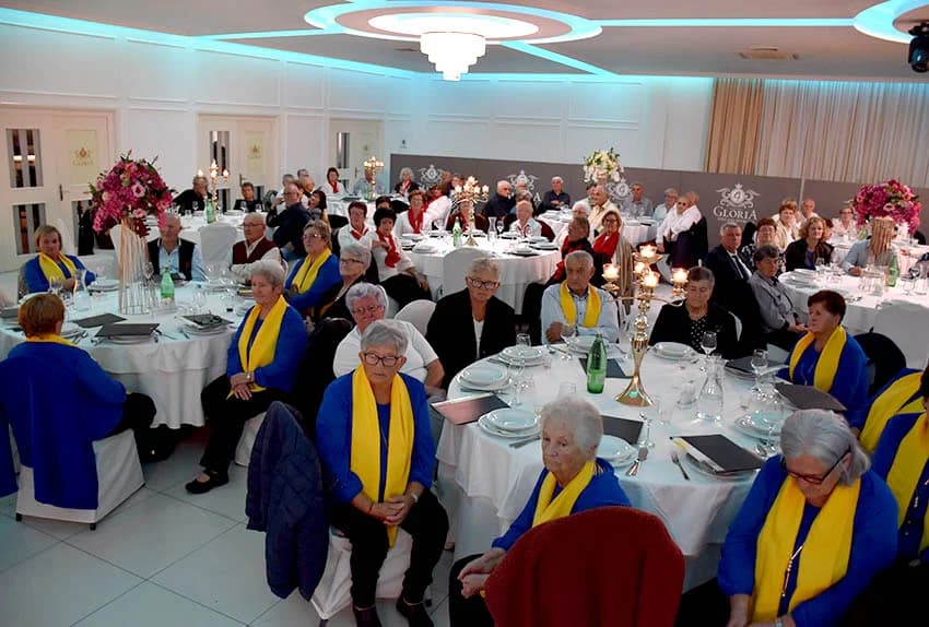 Deset pjevačkih skupina umirovljenika pokazalo umijeće izvođenje poznatih pjesama
