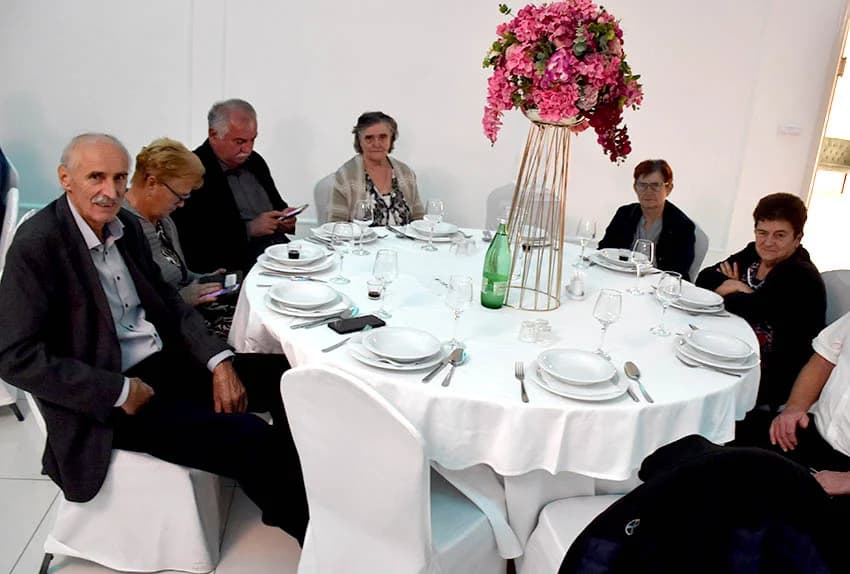 Deset pjevačkih skupina umirovljenika pokazalo umijeće izvođenje poznatih pjesama
