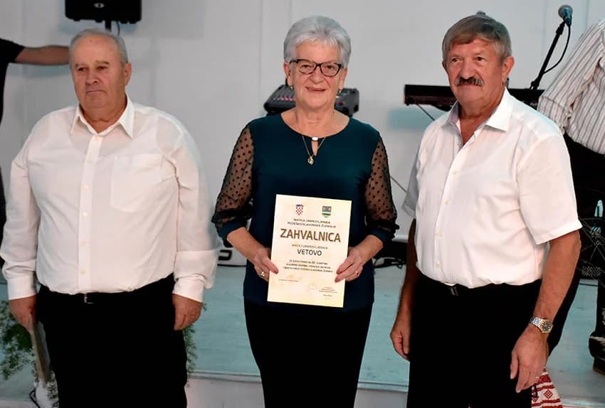 Deset pjevačkih skupina umirovljenika pokazalo umijeće izvođenje poznatih pjesama