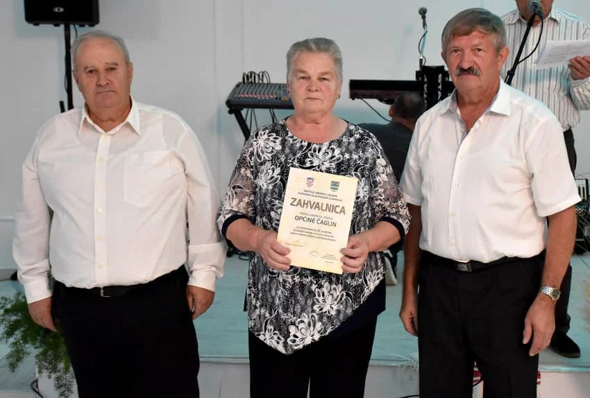 Deset pjevačkih skupina umirovljenika pokazalo umijeće izvođenje poznatih pjesama