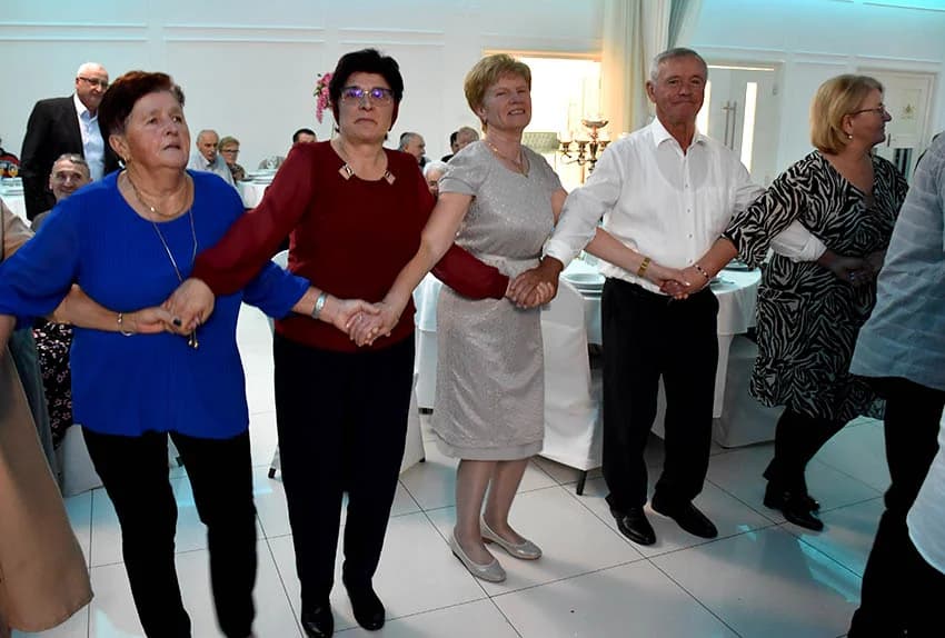 Deset pjevačkih skupina umirovljenika pokazalo umijeće izvođenje poznatih pjesama