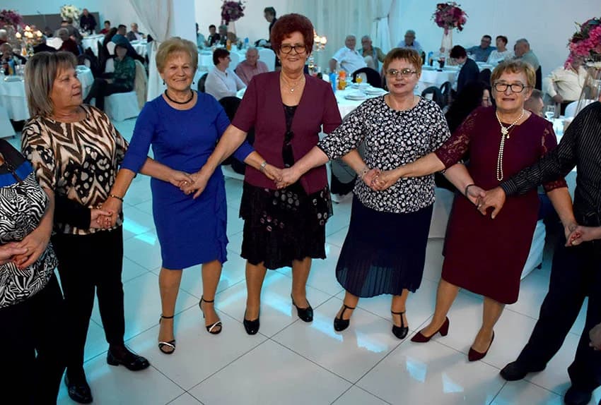 Deset pjevačkih skupina umirovljenika pokazalo umijeće izvođenje poznatih pjesama