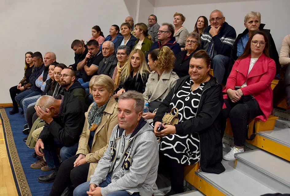Raskoš svirke kaptolačkih tamburaša izvedbom svjetske i domaće glazbe