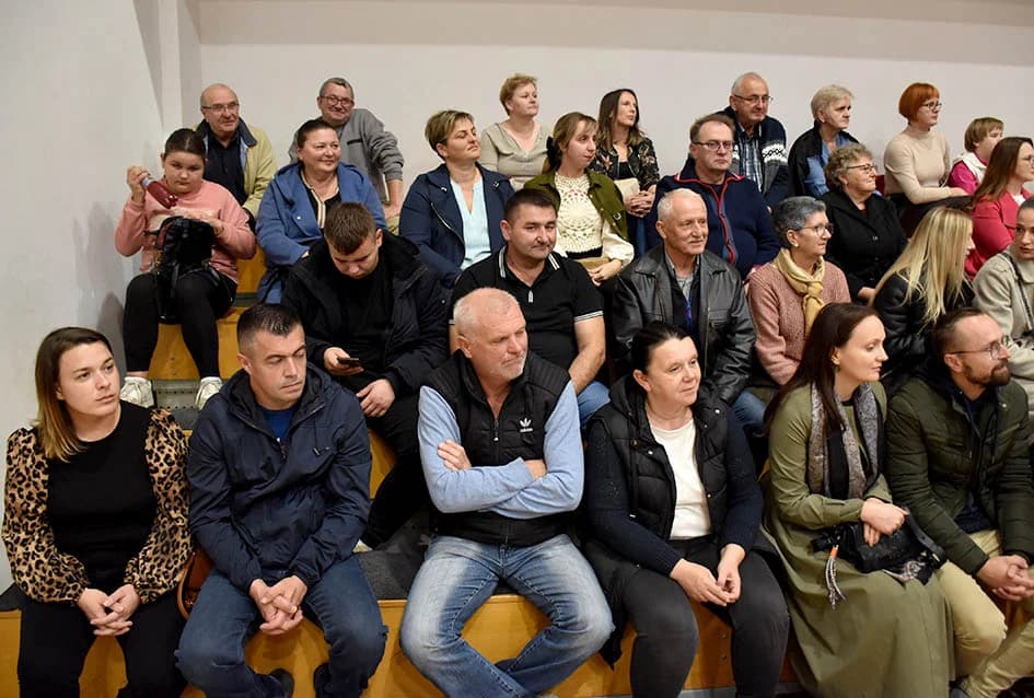 Raskoš svirke kaptolačkih tamburaša izvedbom svjetske i domaće glazbe