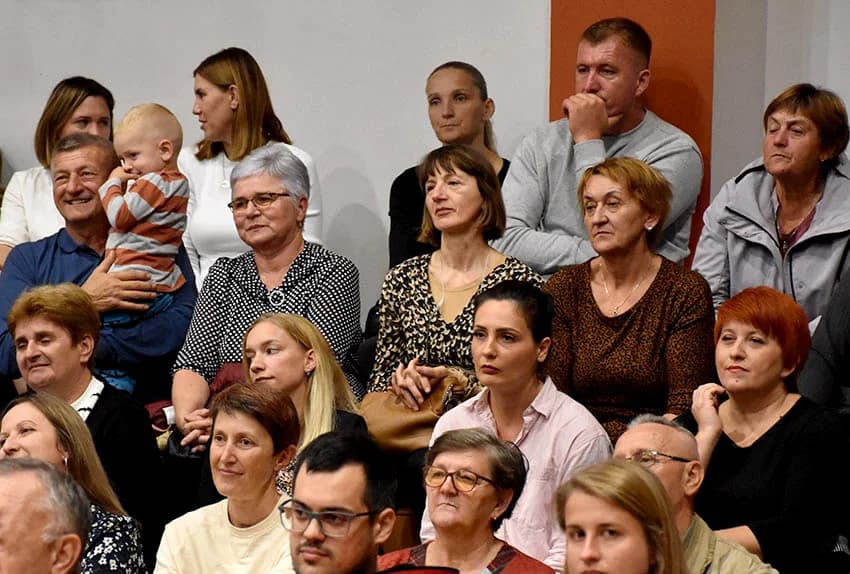Raskoš svirke kaptolačkih tamburaša izvedbom svjetske i domaće glazbe