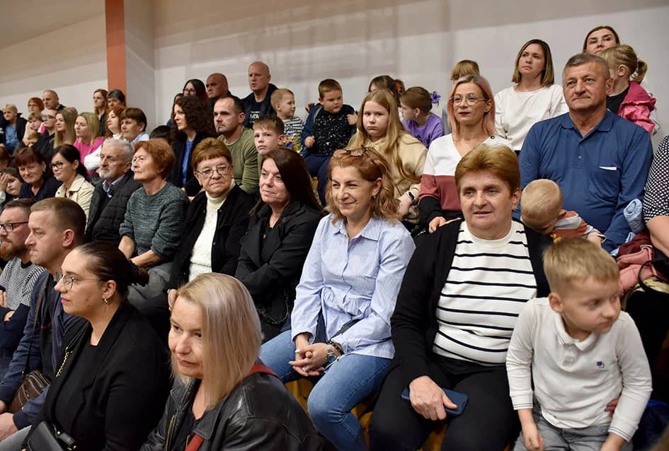 Raskoš svirke kaptolačkih tamburaša izvedbom svjetske i domaće glazbe