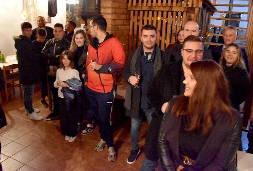 Raskoš svirke kaptolačkih tamburaša izvedbom svjetske i domaće glazbe