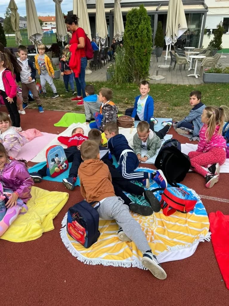 [FOTO] „Pčelice“ iz Kutjeva sudjelovale na pikniku predškolaca u sklopu Dječjeg tjedna u Požegi