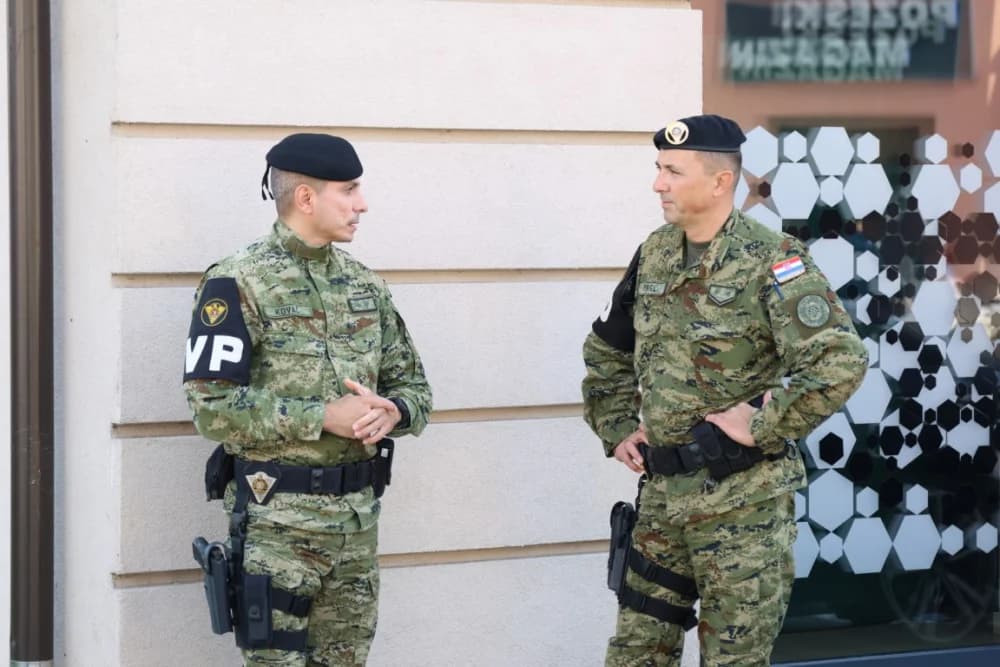 Kod spomen obilježja na Trgu 123. brigade odana dužna počast svim poginulima, nestalima i umrlima pripadnicima slavne vojne postrojbe