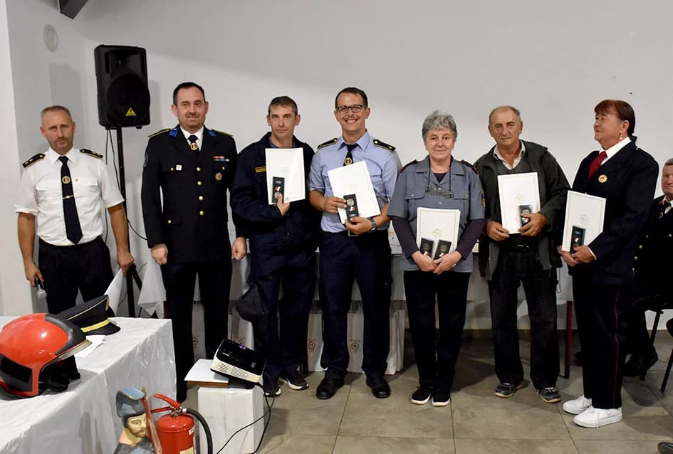 Vetovčani Andrija Horvat, Stjepan Lisec i Milenko Petrić dobili zlatne medalje uz stoljeće vatrogastva