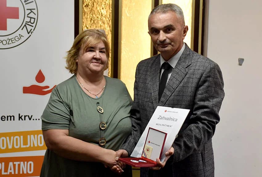 POŽEŽANI SVEČANO OBILJEŽILI DAN DARIVATELJA KRVI: Daruju sebe za druge - Zdenku Šojatu priznanje za 157 davanja